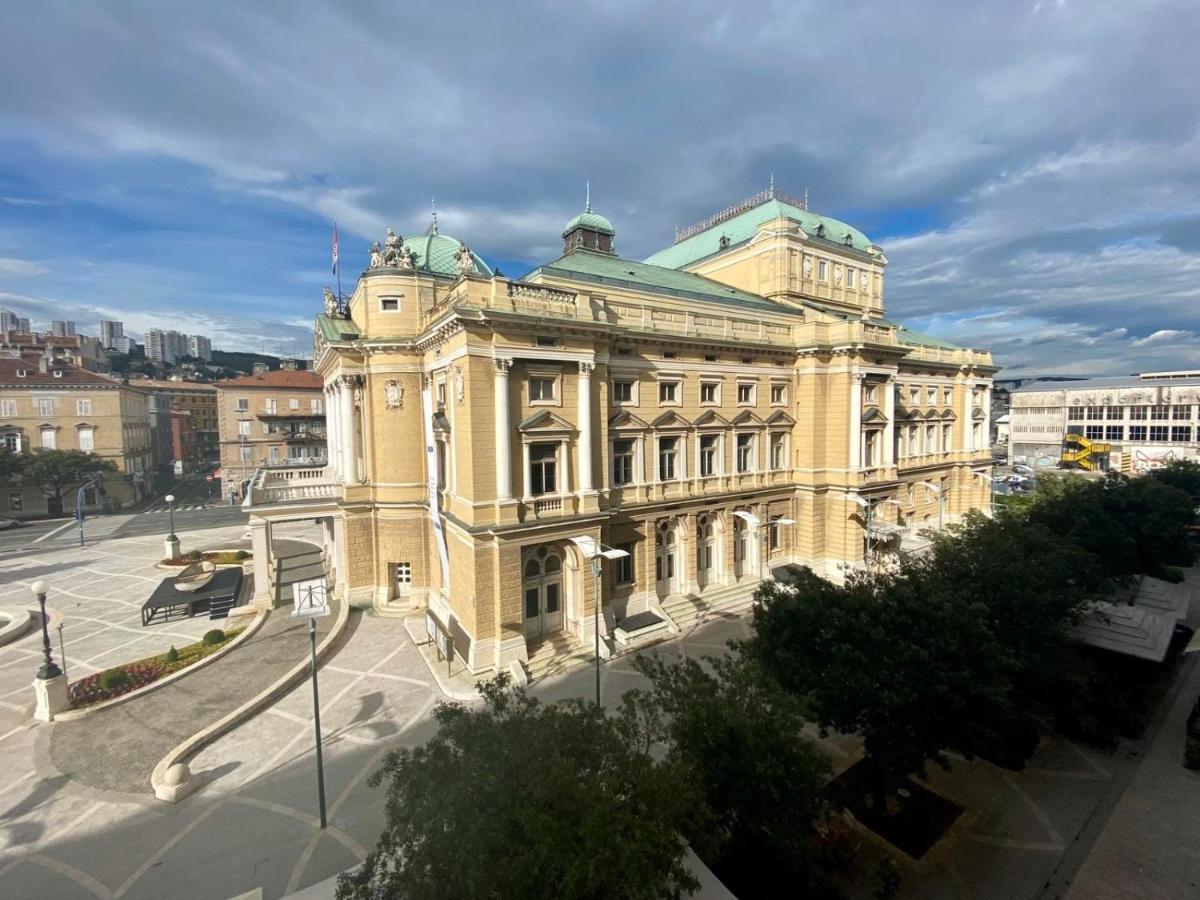 Apartamento Plaza Teatro & Piazzale Teatro Rijeka Exterior foto